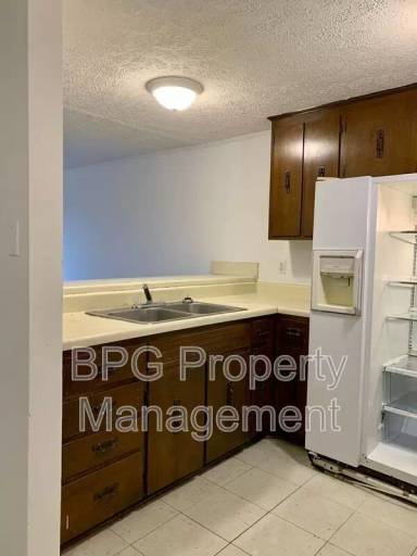 Main picture of 123 Circle Dr