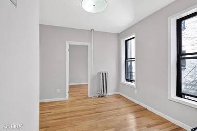 Main picture of 238 E 116th St