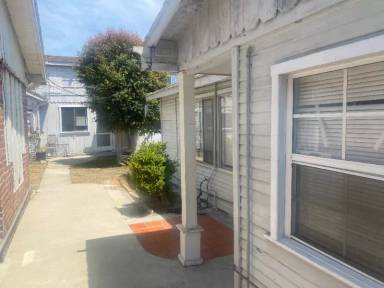 Main picture of 420 S Broadway