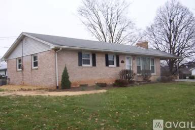 Main picture of 903 Redwood Dr