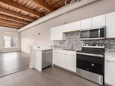 Main picture of 2082 E 4th St