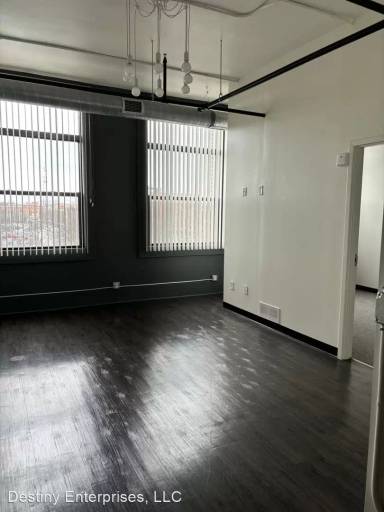 Main picture of 23 N Summit St