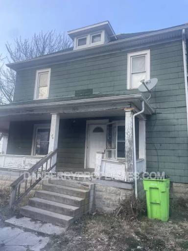Main picture of 106 Taft Blvd