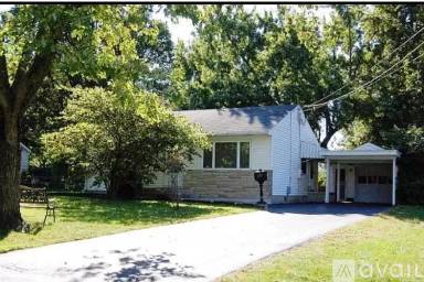 Main picture of 147 1st St
