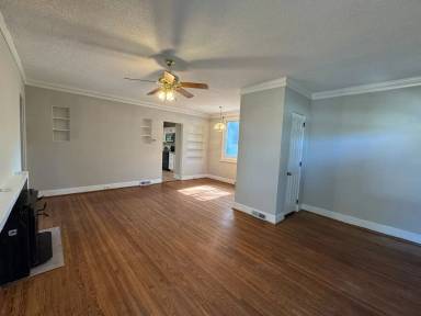 Main picture of 418 W Charlotte Ave