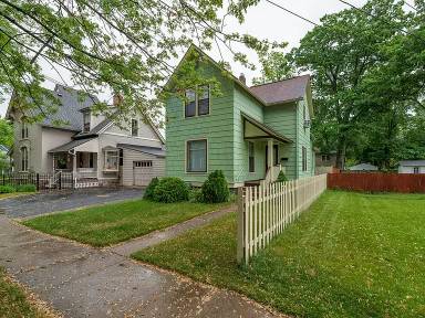 Main picture of 1111 Merrill St