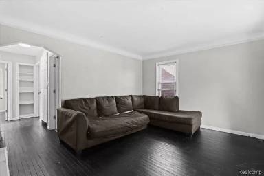 Main picture of 20045 Greenlawn St