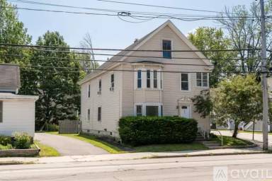 Main picture of 646 Main St