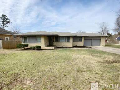 Main picture of 1901 Crestview Dr