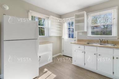 Main picture of 29 Ivy St N