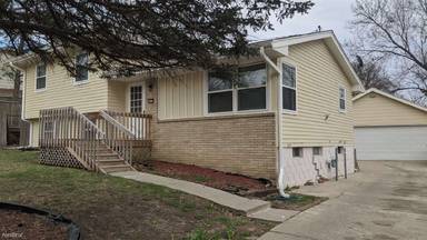 Main picture of 4601 SE 3rd St