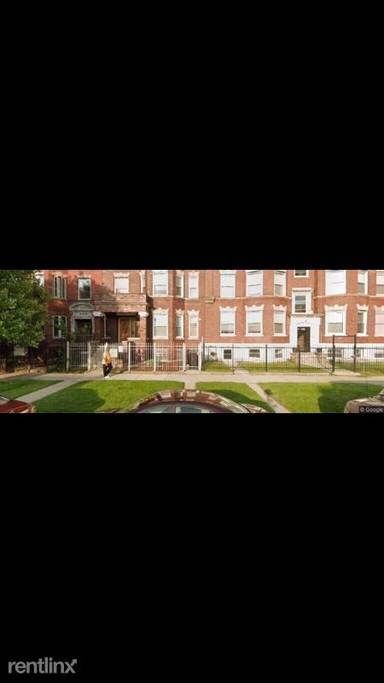 Main picture of 6639 S Kenwood Ave