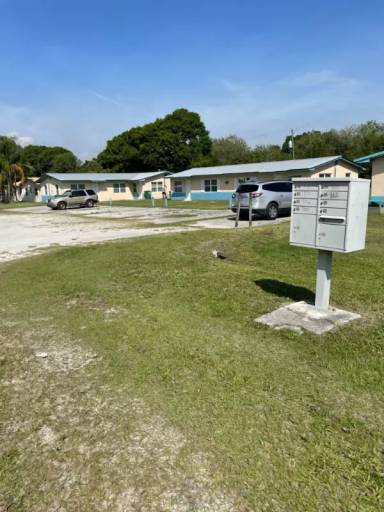 Main picture of 902 NW 10th St