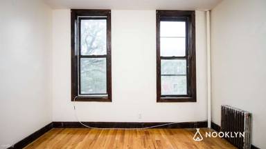 Main picture of 187 Stanhope St
