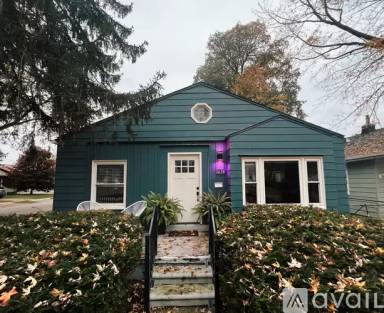 Main picture of 3175 McDowell St