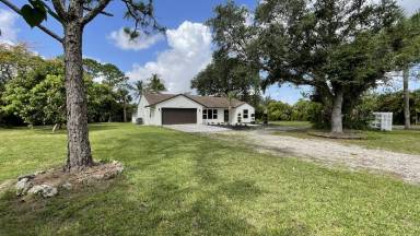 Main picture of 17548 32nd Ln N