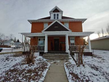 Main picture of 624 5th Ave S