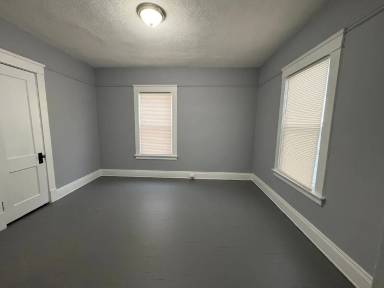 Main picture of 15624 Halliday Ave