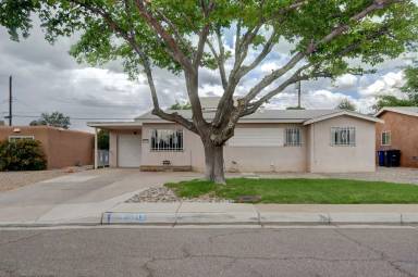Main picture of 11113 Morris Pl NE