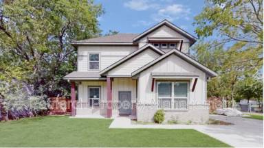 Main picture of 105 Moss St