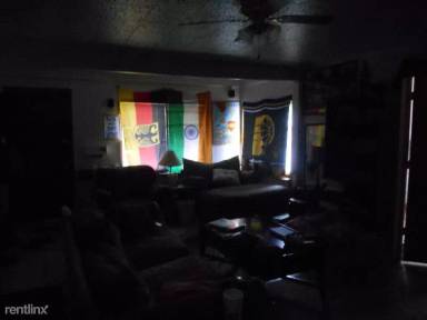 Main picture of 211 E 15th St