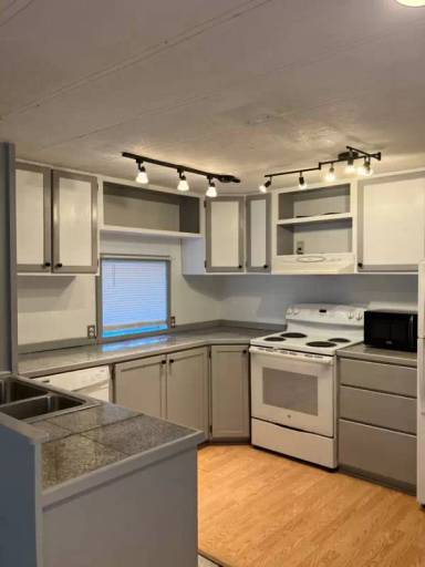 Main picture of 295 S Bellwood Ave