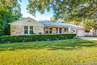 Main picture of 240 Calumet Pl