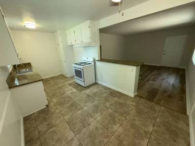 Main picture of 327 N Isabel St