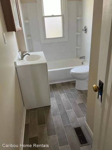 Main picture of 800 Arthur St