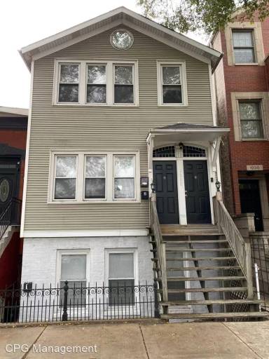 Main picture of 1232 W Huron St