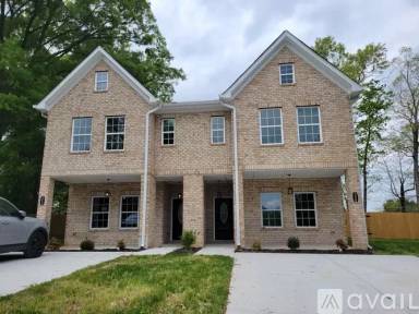 Main picture of 230 Freedom Dr