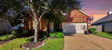 Main picture of 19215 Mustang Pointe Ln