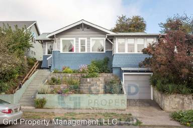 Main picture of 4731 NE Flanders St