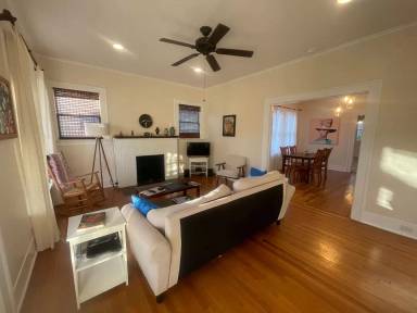 Main picture of 712 Stephenson St