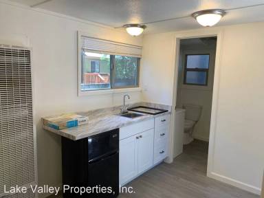 Main picture of 950 Lakeview Ave