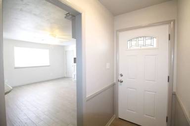 Main picture of 1104 W Woodcrest Dr