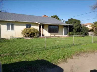 Main picture of 2641 S Walton Ave