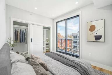 Main picture of 3748 Lancaster Ave