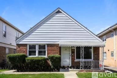 Main picture of 124 N 23rd Ave