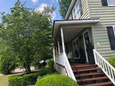 Main picture of 803 E Magnolia Ave