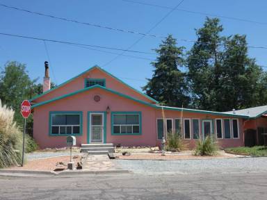 Main picture of 116 W 10th St