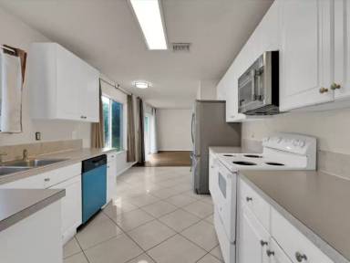 Main picture of 308 NW 17th Ter
