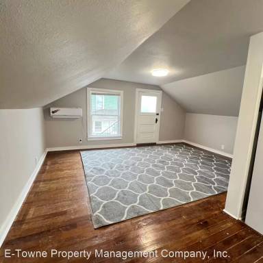 Main picture of 216 S Madison St