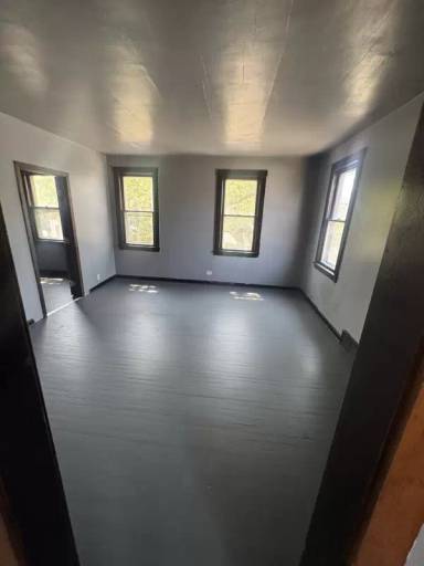 Main picture of 1065 E 66th St