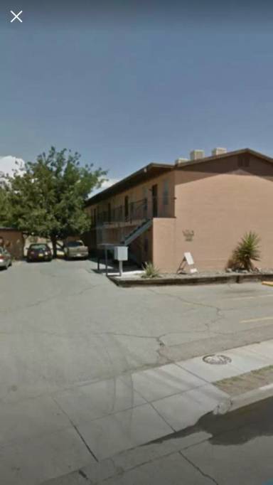 Main picture of 2115 College St