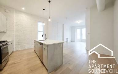 Main picture of 324 S Racine Ave