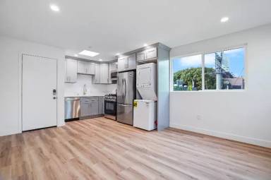 Main picture of 5185 W 20th St