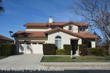 Main picture of 541 Vivian St