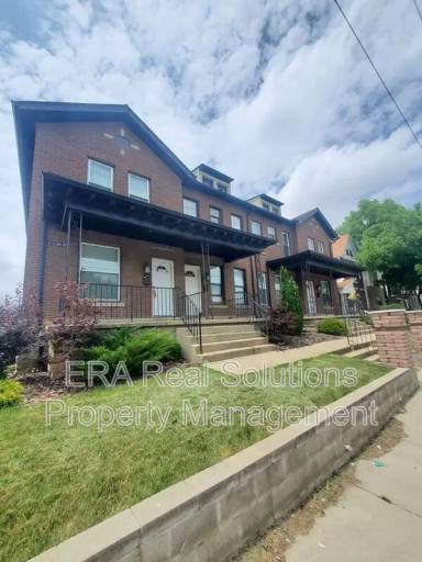 Main picture of 387 Saint Clair Ave