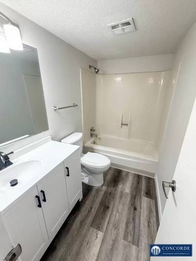 Main picture of 300 S 26th St